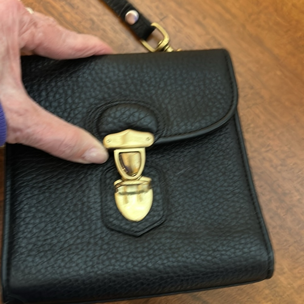 Dooney & Bourke Crossbody Front Closure Bag with Detatchable Strap - Picture 8 of 10